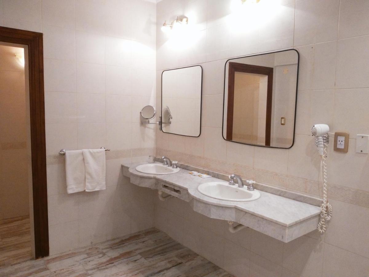 Catange Hotel Charata المظهر الخارجي الصورة